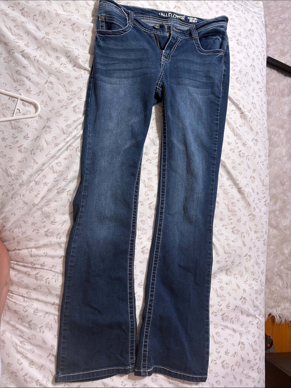 Hollister Women's Medium/Dark Blue Flare Jeans